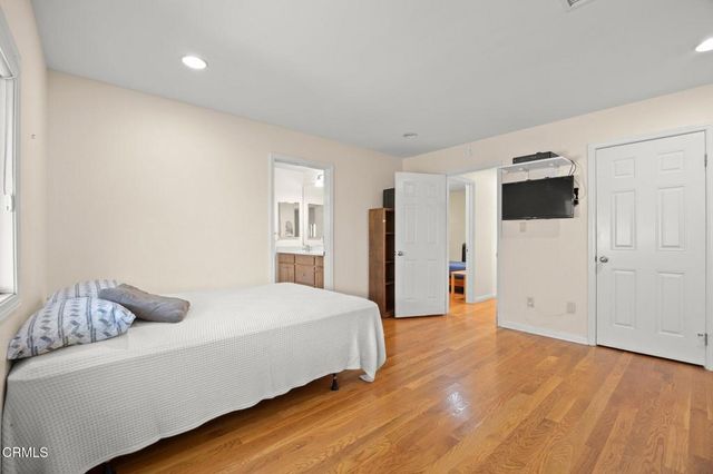 142 Poinsettia Gardens Drive 142, Ventura, CA 93004