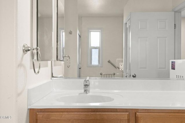 142 Poinsettia Gardens Drive 142, Ventura, CA 93004