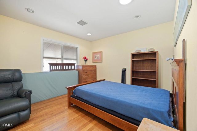 142 Poinsettia Gardens Drive 142, Ventura, CA 93004