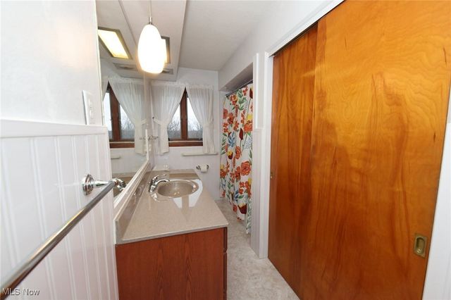 3620 Pennsylvania Ave, Weirton, WV 26062