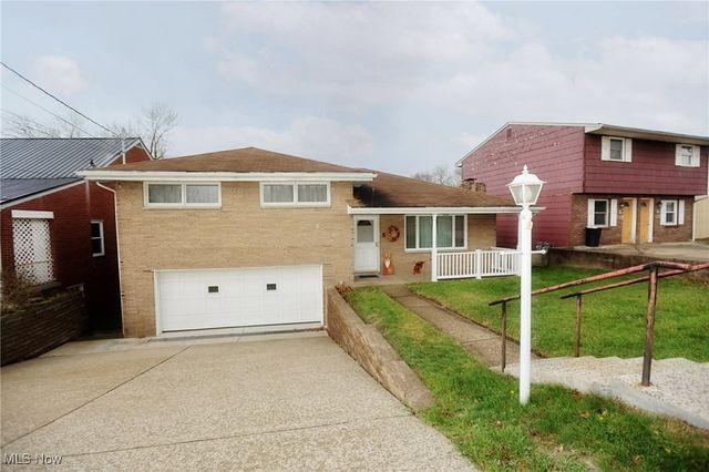 3620 Pennsylvania Ave, Weirton, WV 26062