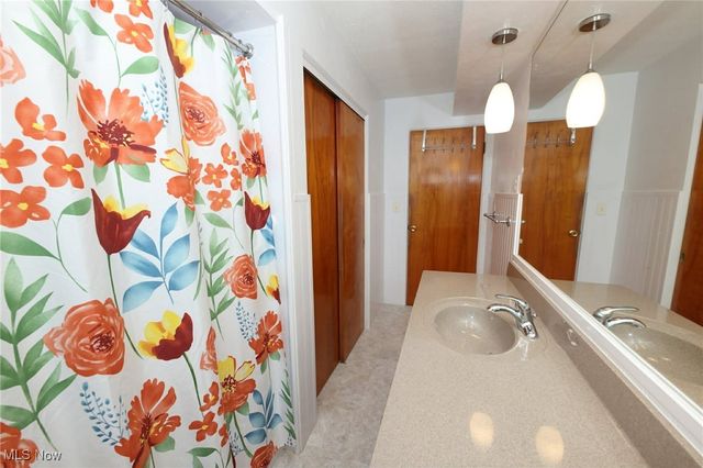 3620 Pennsylvania Ave, Weirton, WV 26062