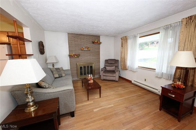 3620 Pennsylvania Ave, Weirton, WV 26062