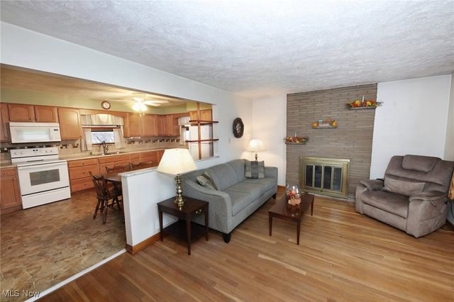 3620 Pennsylvania Ave, Weirton, WV 26062