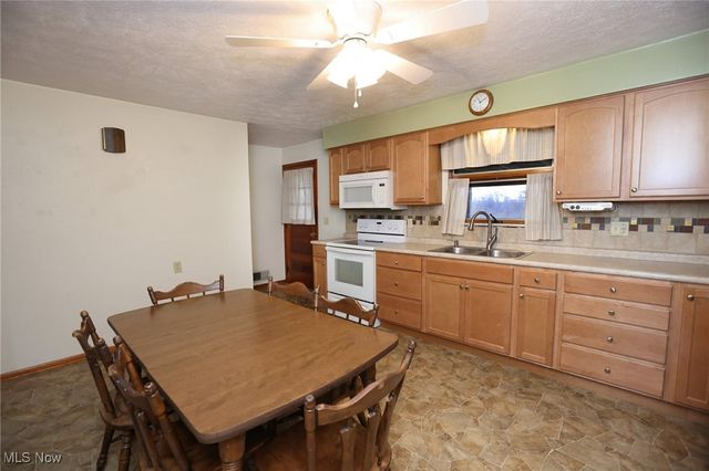 3620 Pennsylvania Ave, Weirton, WV 26062