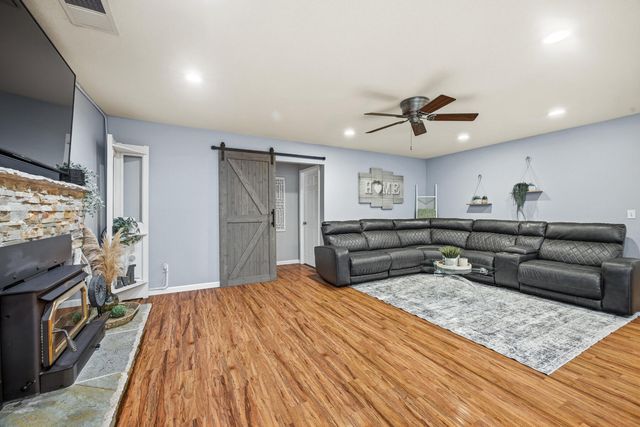 2221 S Akers Street, Visalia, CA 93277