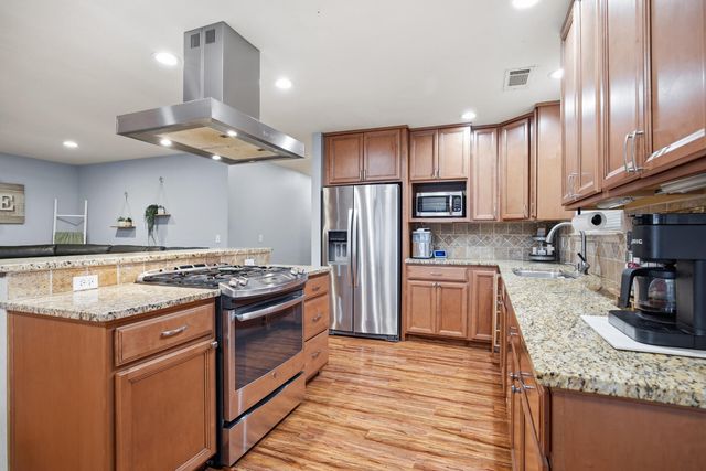 2221 S Akers Street, Visalia, CA 93277