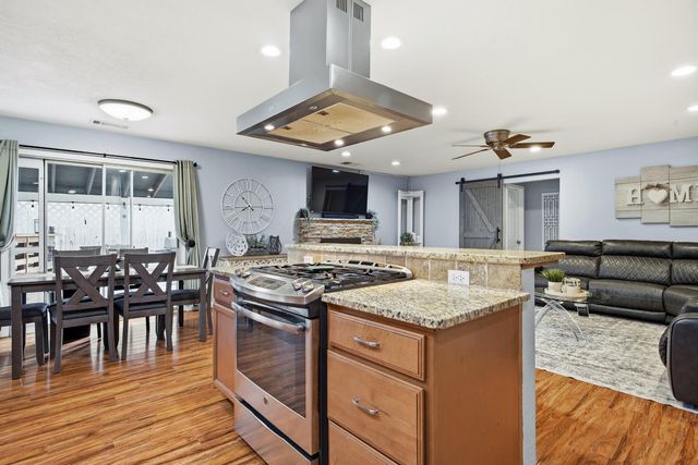 2221 S Akers Street, Visalia, CA 93277