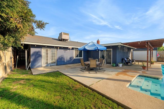 2221 S Akers Street, Visalia, CA 93277