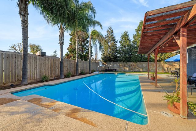 2221 S Akers Street, Visalia, CA 93277