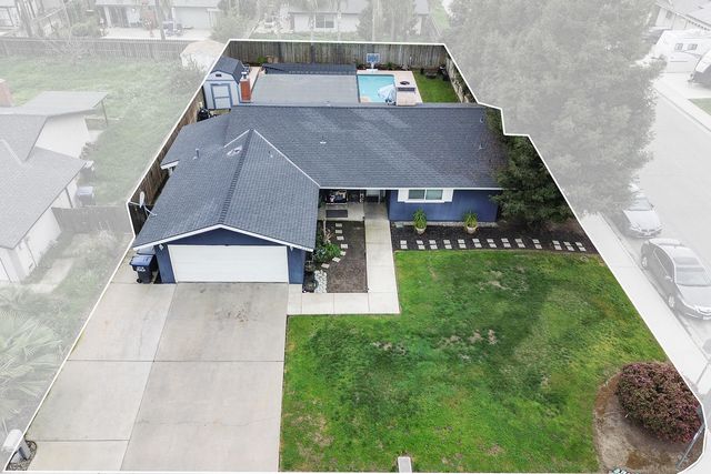2221 S Akers Street, Visalia, CA 93277