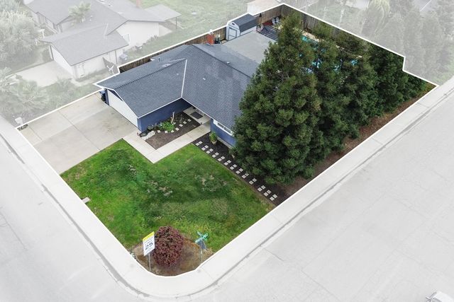 2221 S Akers Street, Visalia, CA 93277