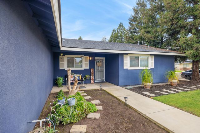 2221 S Akers Street, Visalia, CA 93277