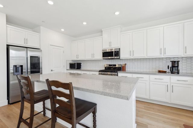 2200 Stagecoach Rd, Patterson, CA 95363