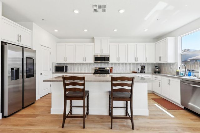 2200 Stagecoach Rd, Patterson, CA 95363