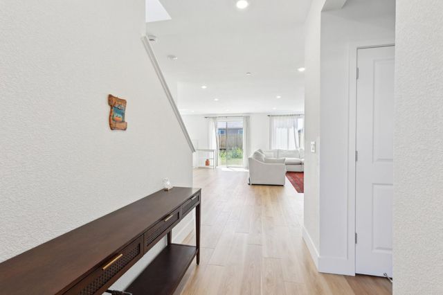 2200 Stagecoach Rd, Patterson, CA 95363