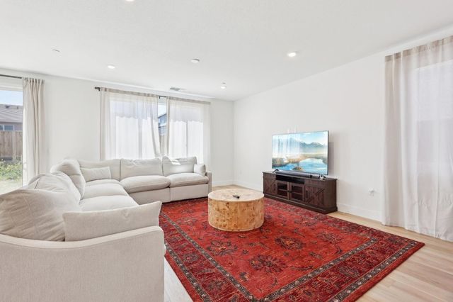 2200 Stagecoach Rd, Patterson, CA 95363