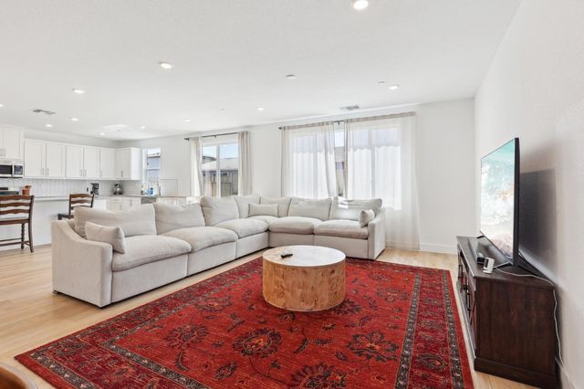 2200 Stagecoach Rd, Patterson, CA 95363