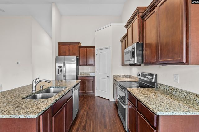 712 N Pinewalk Way, Elgin, SC 29045
