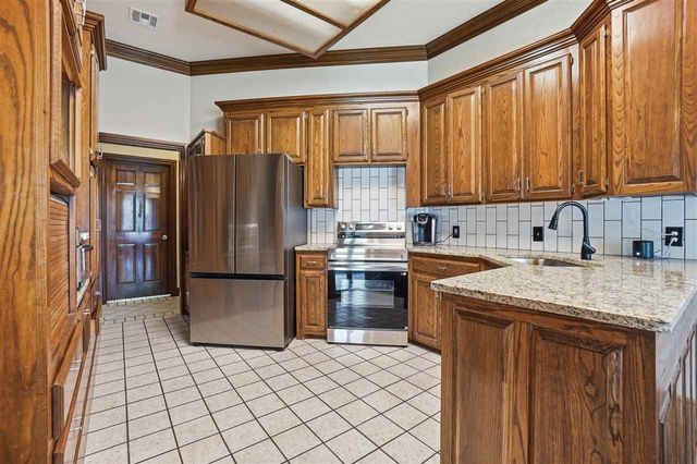 3006 NE Heritage Dr, Lawton, OK 73507