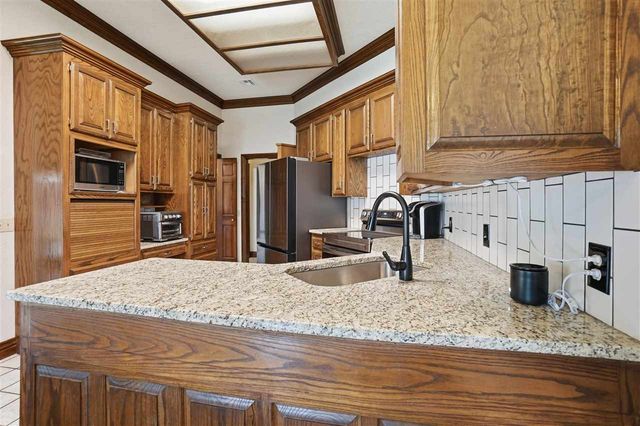 3006 NE Heritage Dr, Lawton, OK 73507