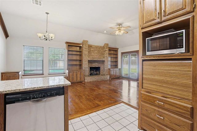 3006 NE Heritage Dr, Lawton, OK 73507