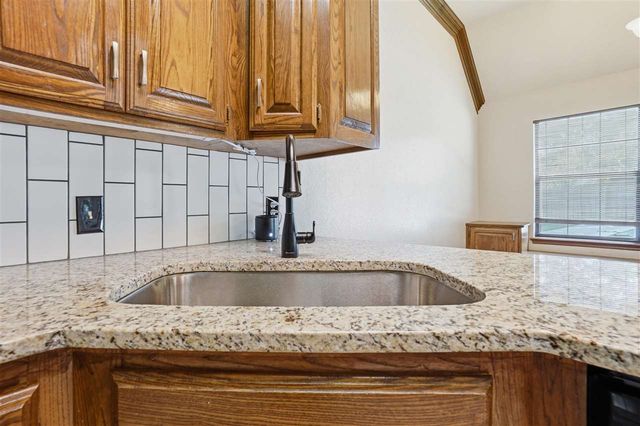 3006 NE Heritage Dr, Lawton, OK 73507