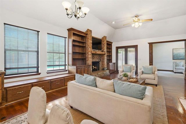 3006 NE Heritage Dr, Lawton, OK 73507