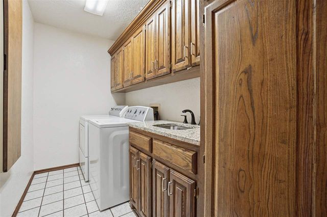 3006 NE Heritage Dr, Lawton, OK 73507