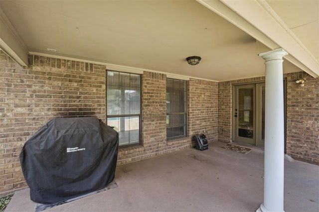 3006 NE Heritage Dr, Lawton, OK 73507