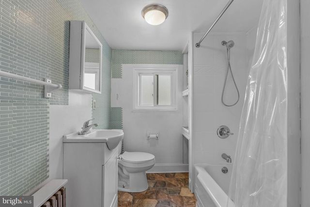 140 SIGEL ST, Philadelphia, PA 19148