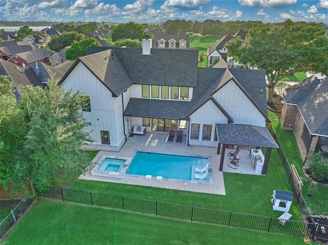 50 Naples Lane, Montgomery, TX 77356