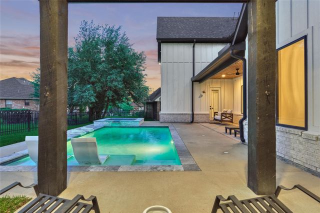 50 Naples Lane, Montgomery, TX 77356