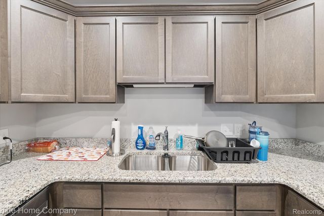 48270 Applegrove Lane, New Baltimore, MI 48051