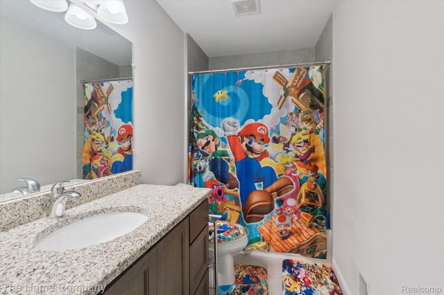 48270 Applegrove Lane, New Baltimore, MI 48051