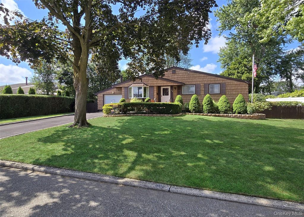 54 W 12th Street, Deer Park, NY 11729