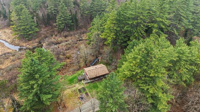 37 Premo Road, Roxbury, VT 05669
