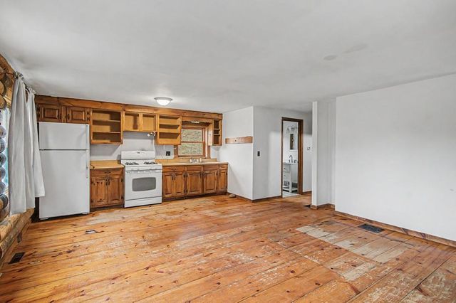 37 Premo Road, Roxbury, VT 05669