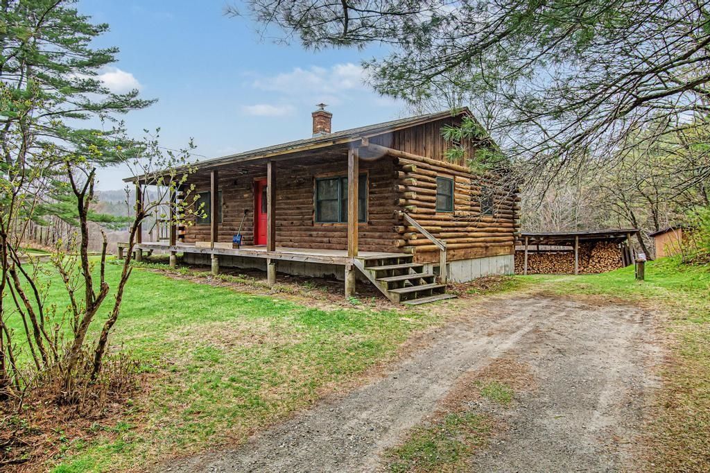 37 Premo Road, Roxbury, VT 05669