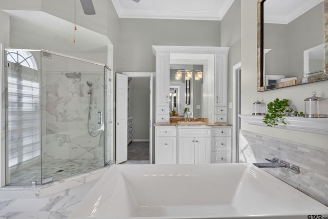 6401 Hollytree Circle, Tyler, TX 75703