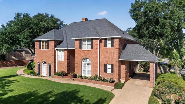 6401 Hollytree Circle, Tyler, TX 75703