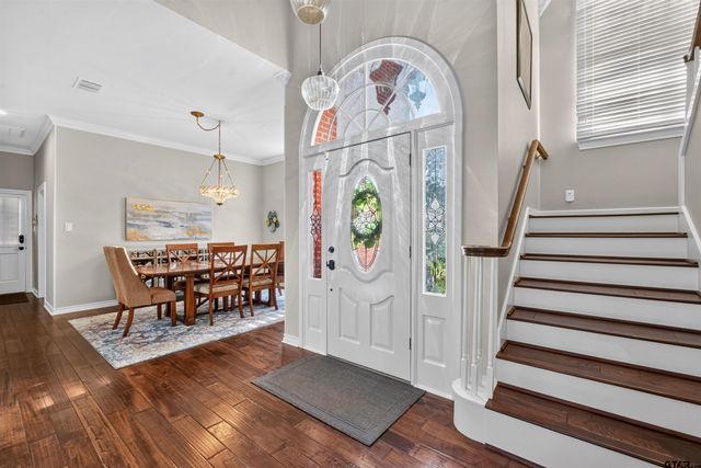 6401 Hollytree Circle, Tyler, TX 75703