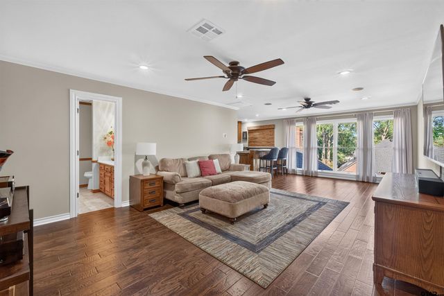 6401 Hollytree Circle, Tyler, TX 75703