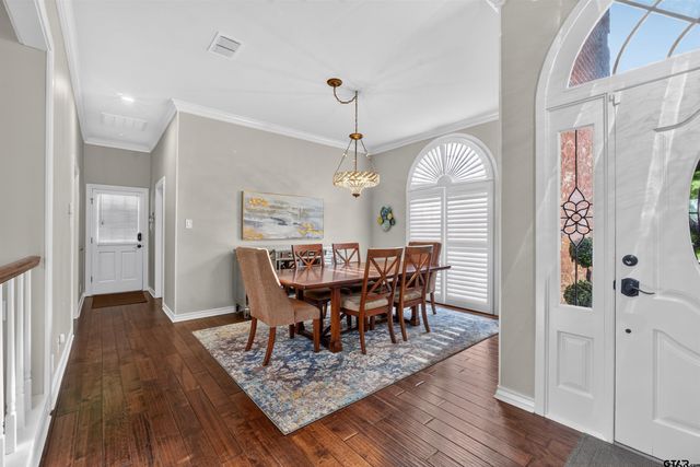 6401 Hollytree Circle, Tyler, TX 75703