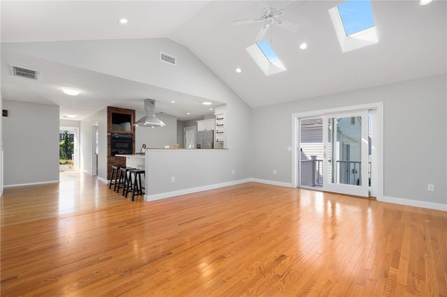 7 Namquid Drive, Middletown, RI 02842