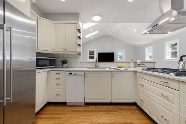 7 Namquid Drive, Middletown, RI 02842