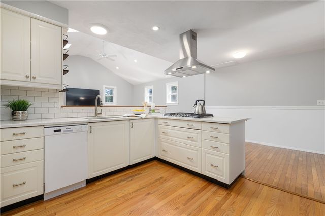 7 Namquid Drive, Middletown, RI 02842