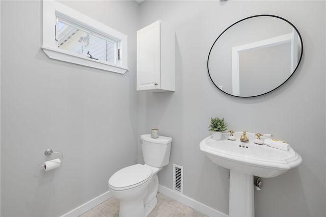7 Namquid Drive, Middletown, RI 02842