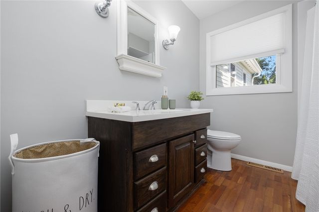 7 Namquid Drive, Middletown, RI 02842