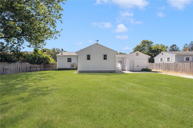 7 Namquid Drive, Middletown, RI 02842